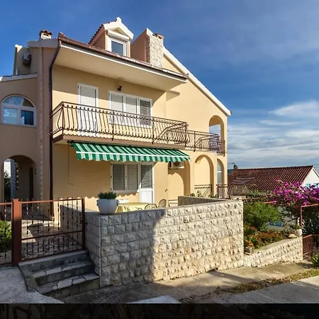 Madrugada Apartment Seget Vranjica