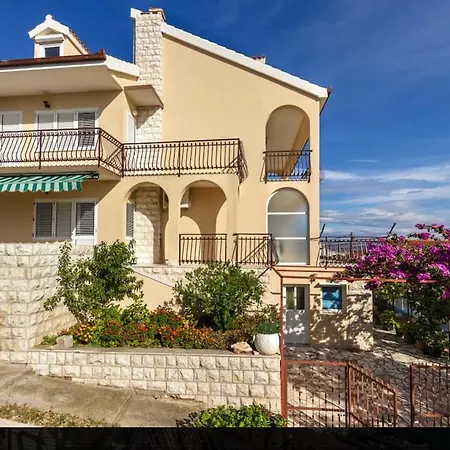 Madrugada Apartment Seget Vranjica